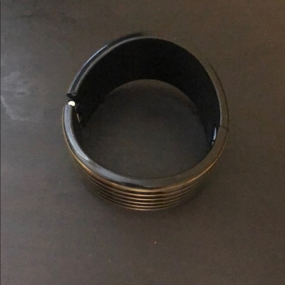 Black and gold bracelet - Picture 2 of 2